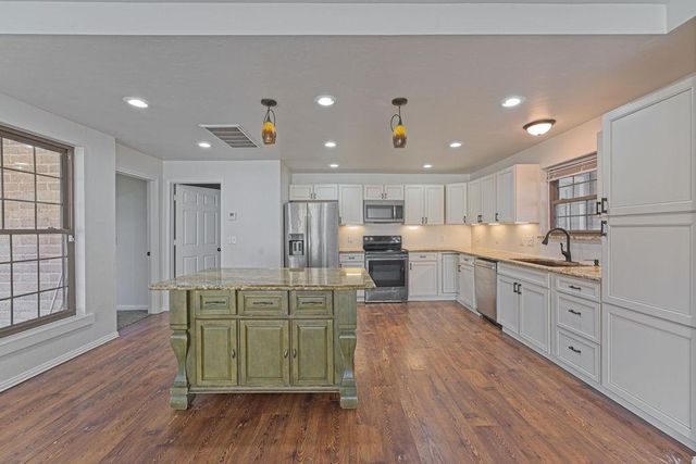 306 N Indian Meridian, Choctaw, OK 73020