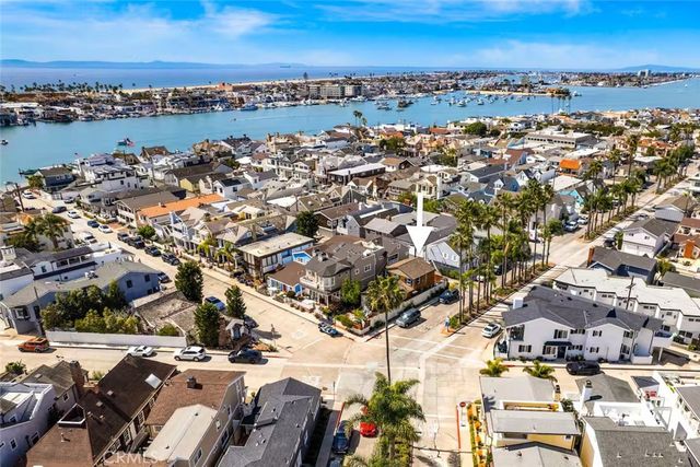 135 Turquoise, Newport Beach, CA 92662