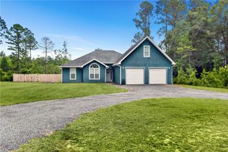 1075 Waters Court SE, Darien, GA 31305