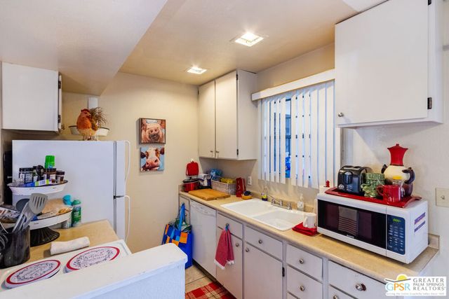 5300 E Waverly Drive C13, Palm Springs, CA 92264