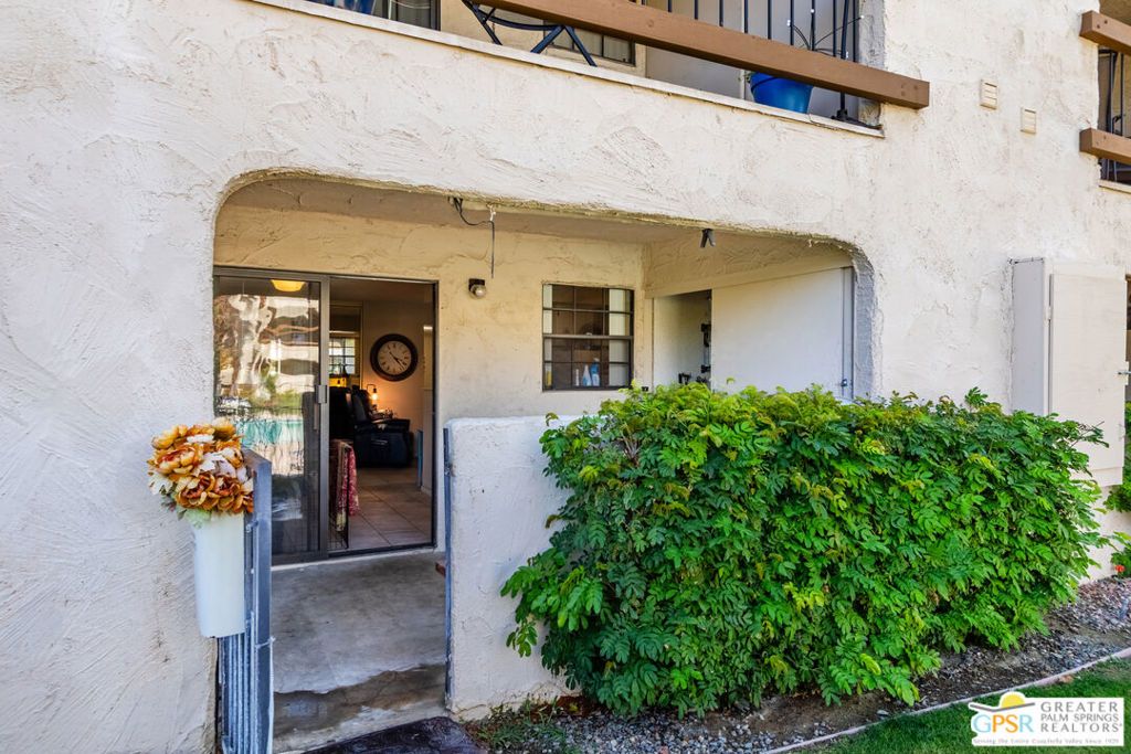 5300 E Waverly Drive C13, Palm Springs, CA 92264