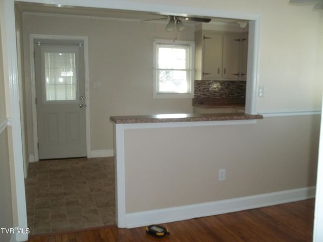 1012 College Avenue, Bristol, TN 37620