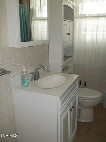 1012 College Avenue, Bristol, TN 37620