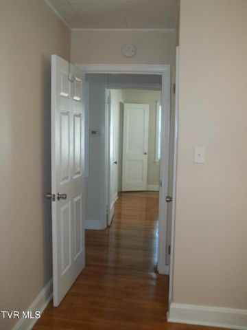 1012 College Avenue, Bristol, TN 37620