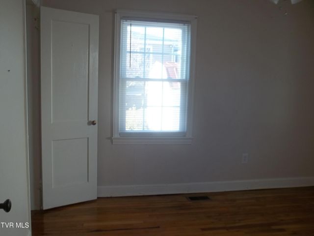 1012 College Avenue, Bristol, TN 37620