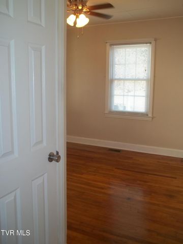 1012 College Avenue, Bristol, TN 37620