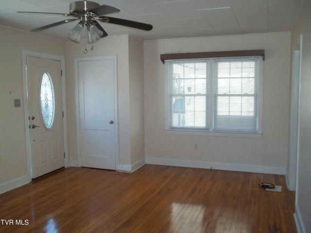 1012 College Avenue, Bristol, TN 37620