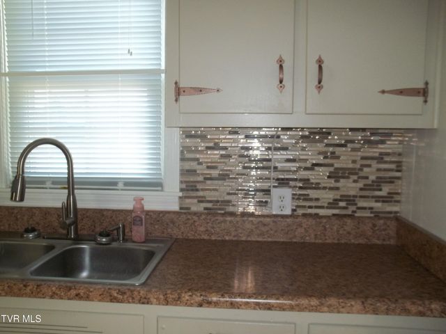 1012 College Avenue, Bristol, TN 37620