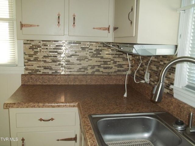 1012 College Avenue, Bristol, TN 37620