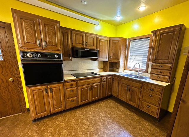 532 Bradford, Marble Rock, IA 50653