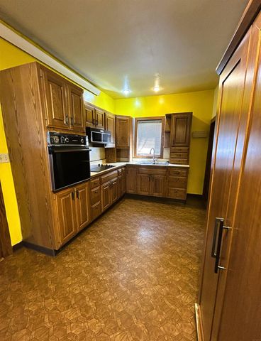 532 Bradford, Marble Rock, IA 50653