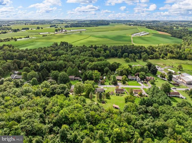 999 WHITE OAK RD, Manheim, PA 17545