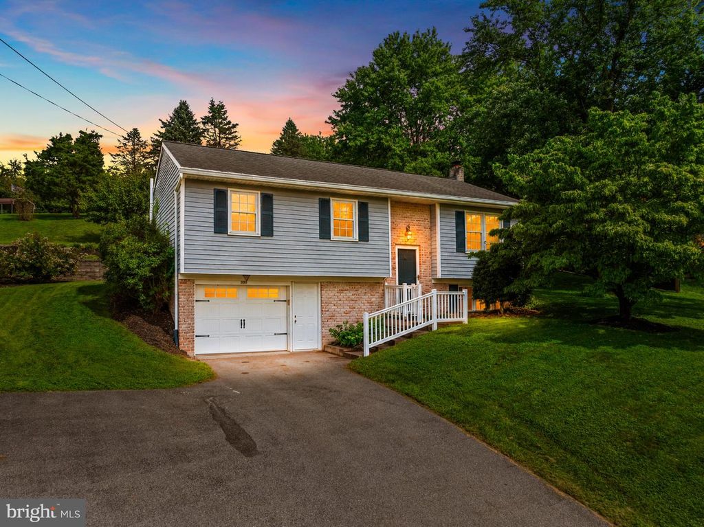 999 WHITE OAK RD, Manheim, PA 17545