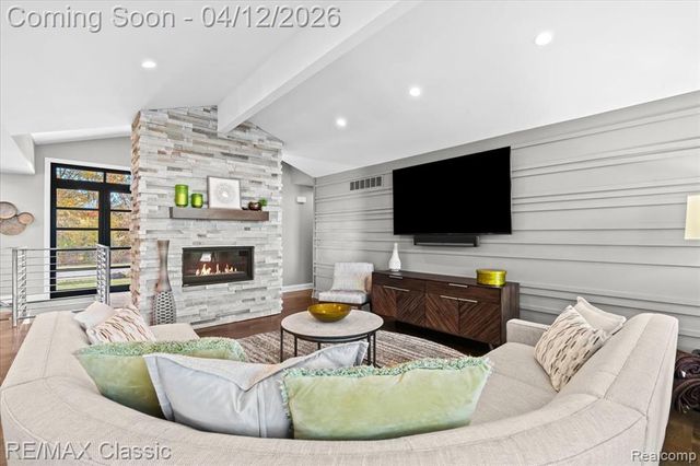 4751 Winewood Lane, Commerce Twp, MI 48382