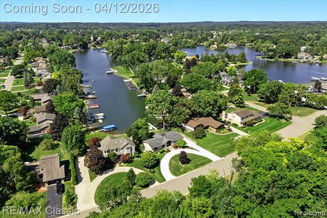4751 Winewood Lane, Commerce Twp, MI 48382