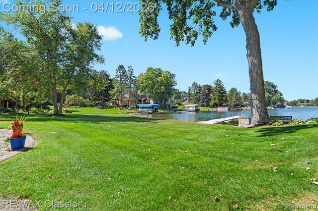 4751 Winewood Lane, Commerce Twp, MI 48382