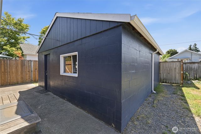 622 6th Street SE, Auburn, WA 98002