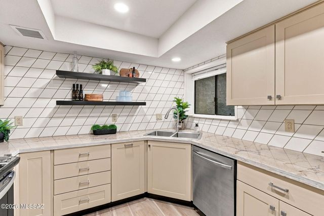 3985 N Paseo De Las Canchas, Tucson, AZ 85716