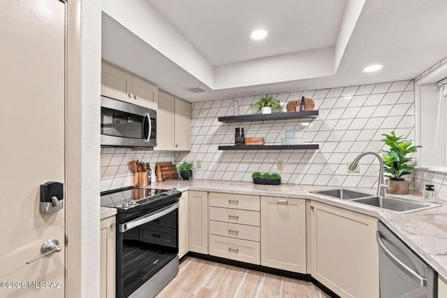 3985 N Paseo De Las Canchas, Tucson, AZ 85716