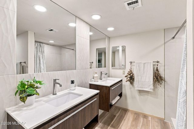 3985 N Paseo De Las Canchas, Tucson, AZ 85716