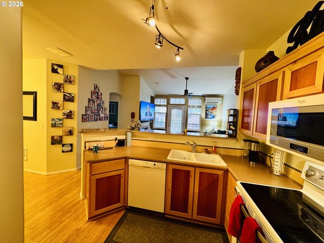 1180 Ne 63rd Way 1006, Hillsboro, OR 97124