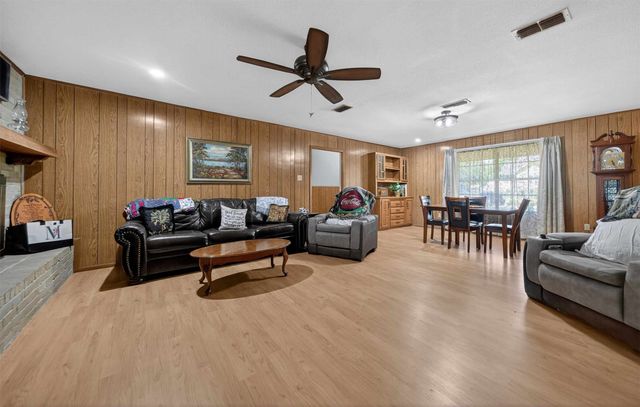 1009 Caprice Dr, Grand Saline, TX 75140