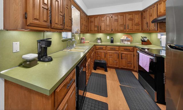 1009 Caprice Dr, Grand Saline, TX 75140