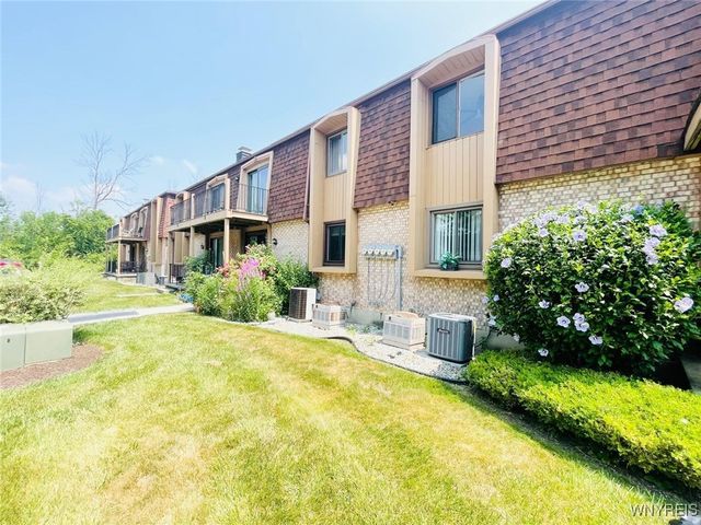 110 Charter Oaks Drive 3, Amherst, NY 14228