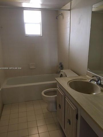 9351 FONTAINEBLEAU BL B214, Miami, FL 33172