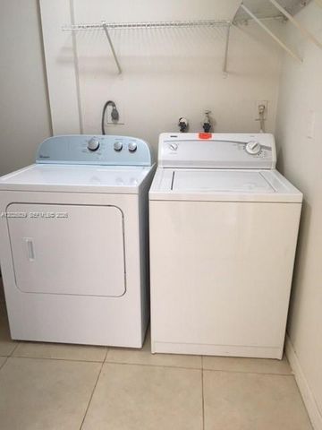 9351 FONTAINEBLEAU BL B214, Miami, FL 33172