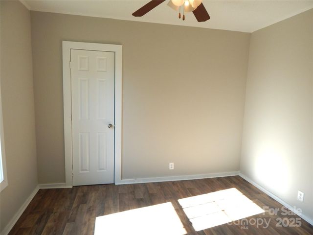 1033 4th Street, Statesville, NC 28677