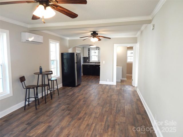 1033 4th Street, Statesville, NC 28677