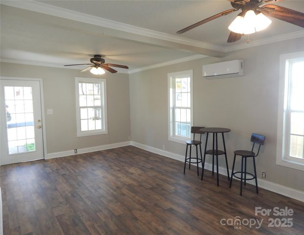 1033 4th Street, Statesville, NC 28677