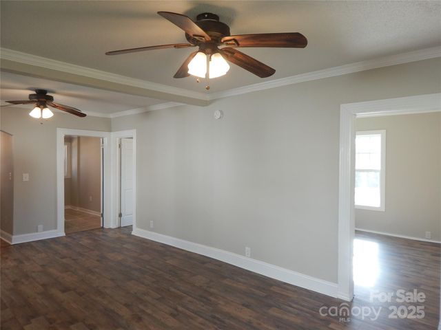 1033 4th Street, Statesville, NC 28677