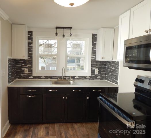 1033 4th Street, Statesville, NC 28677