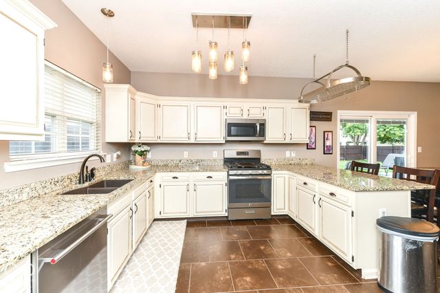 250 Lakemoore Street, Brownsburg, IN 46112