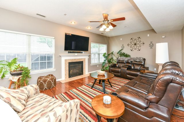250 Lakemoore Street, Brownsburg, IN 46112