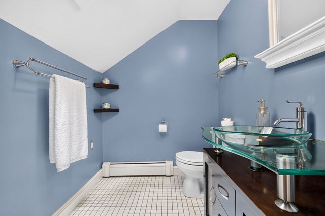 122 W Wyoming Ave C, Melrose, MA 02176