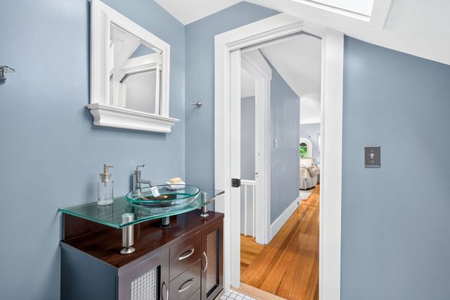 122 W Wyoming Ave C, Melrose, MA 02176