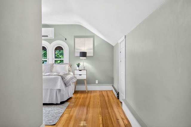 122 W Wyoming Ave C, Melrose, MA 02176