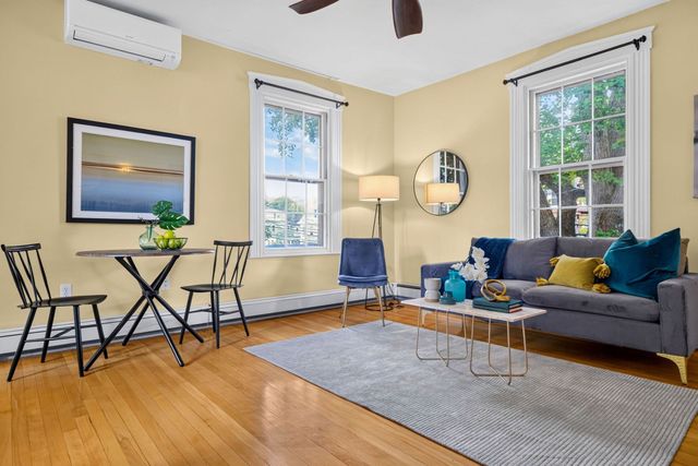 122 W Wyoming Ave C, Melrose, MA 02176