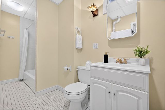 122 W Wyoming Ave C, Melrose, MA 02176