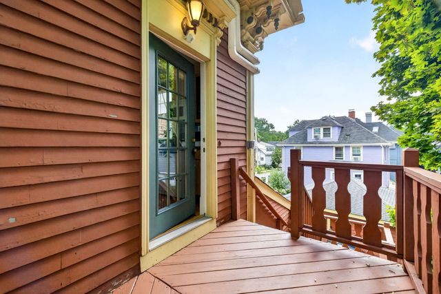 122 W Wyoming Ave C, Melrose, MA 02176