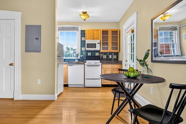 122 W Wyoming Ave C, Melrose, MA 02176