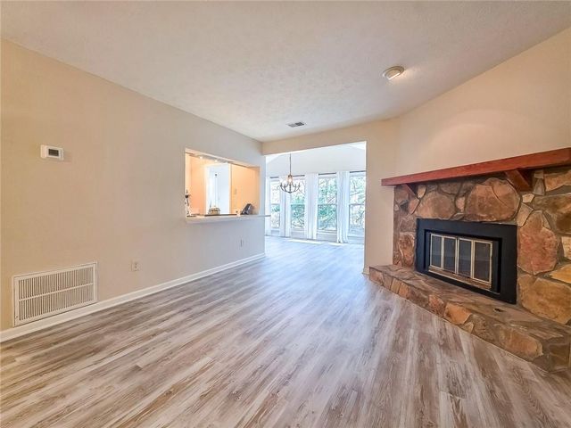 2214 Lake Pointe Circle, Roswell, GA 30075