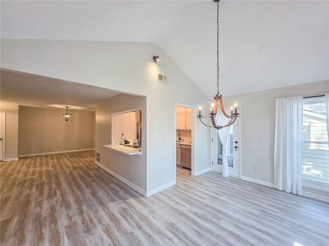 2214 Lake Pointe Circle, Roswell, GA 30075