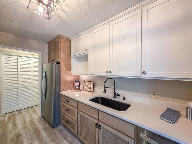 2214 Lake Pointe Circle, Roswell, GA 30075