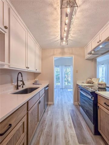 2214 Lake Pointe Circle, Roswell, GA 30075