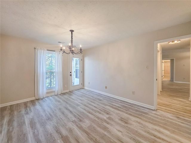 2214 Lake Pointe Circle, Roswell, GA 30075