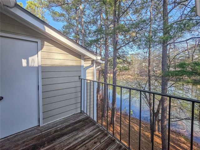 2214 Lake Pointe Circle, Roswell, GA 30075